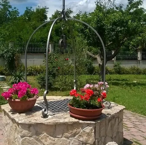 Mela__bii فندق مبيت وإفطار سولمونا